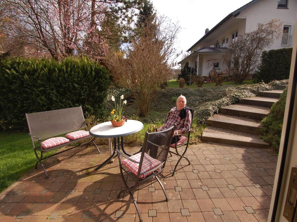 Land Und Leute Fritzlar Exterior foto